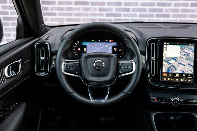 Volvo EX40 Single Motor Extended Range Ultra Europa Black Ed. | Long Range | Google | Harman Kardon Audio | Panoramadak | Getint Glas | Elektrische Stoelverstelling | Nubuck Bekleding | Adaptieve Cruise Control | Dodehoekdetectie | Zitverlenging | Stoel-/Stuurverwarming | Elek. Achterklep | Keyless | Memory | 20" inch Lichtmetalen Velgen