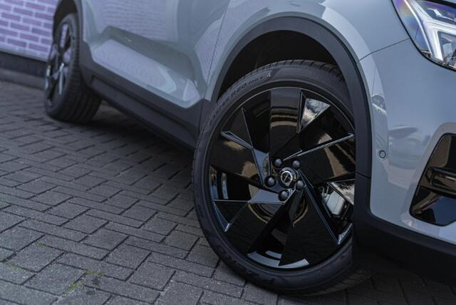Volvo EX40 Single Motor Extended Range Ultra Black Edition Europa | Google | Long Range | Harman Kardon Audio | 20" Lichtmetalen Velgen | Panoramadak | Getint Glas | Elektrische Stoelverstelling | Nubuck Bekleding | Adaptive Cruise Control | Dodehoekdetectie | 360 Camera | Zitverlenging | Elek. Achterklep | Keyless