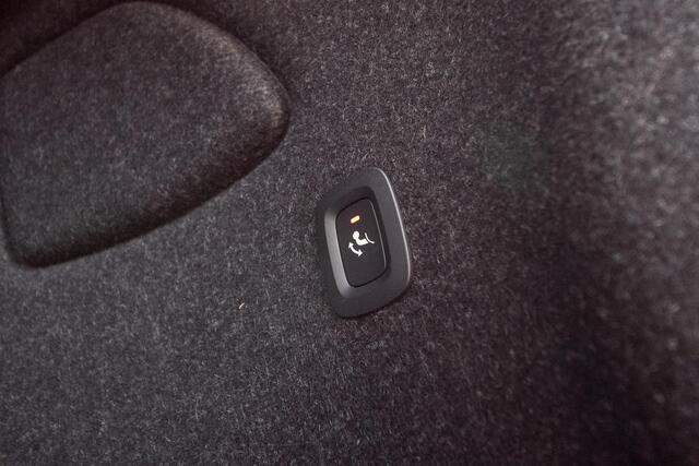 Volvo EX40 Single Motor Extended Range Ultra Black Ed. 82 kWh | Schuif/kantel dak | Trekhaak – foto 10