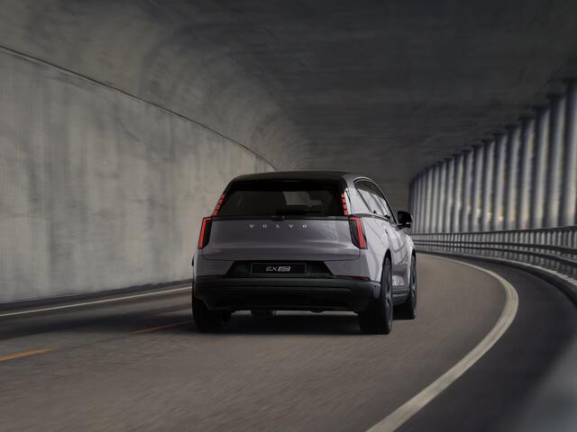 Volvo EX60 P6 Ultra 83 kWh | Panoramadak | 360° camera | Bowers & Wilkins | Stoel- en stuurverwarming | Stoelventilatie