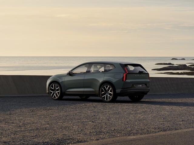 Volvo EX60 P10 AWD Ultra 95 kWh | Panoramadak | 360° camera | Bowers & Wilkins | Stoel- en stuurverwarming | Stoelventilatie