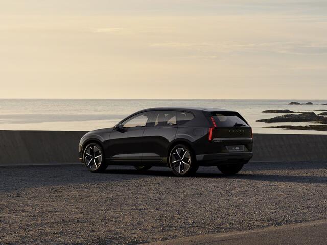 Volvo EX60 P10 AWD Ultra 95 kWh | Panoramadak | 360° camera | Bowers & Wilkins | Stoel- en stuurverwarming | Stoelventilatie