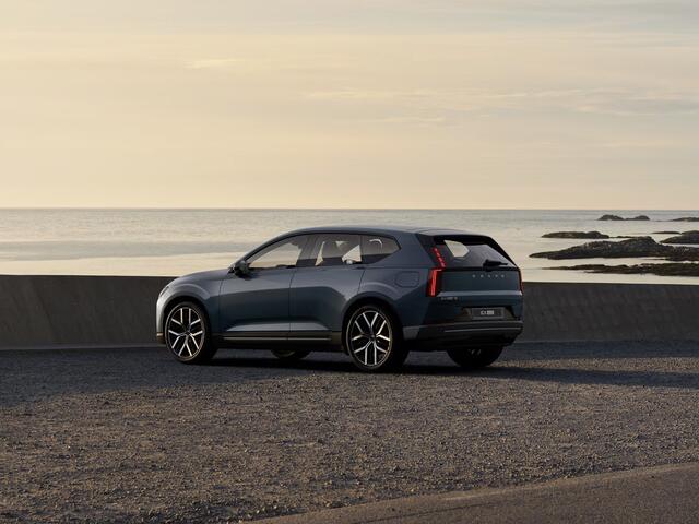 Volvo EX60 P10 AWD Ultra 95 kWh | Panoramadak | 360° camera | Bowers & Wilkins | Stoel- en stuurverwarming | Stoelventilatie