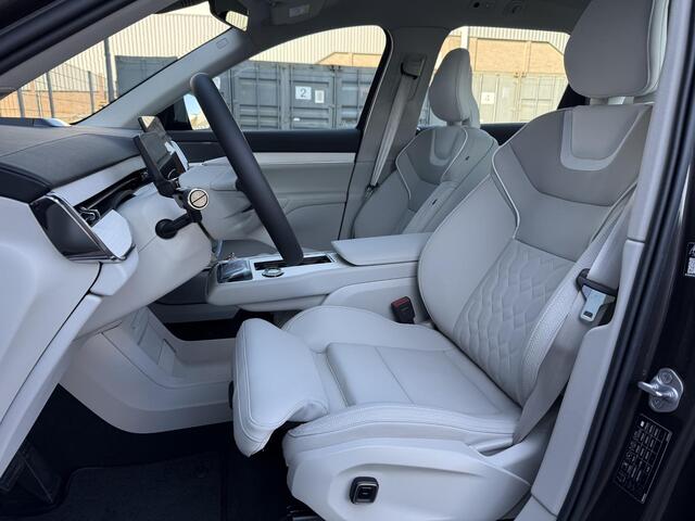 Volvo EX90 Twin Motor Ultra 7p. 111 kWh , Luchtvering , Elek. Trekhaak , Stoel+Stuur+Achterbank Verwarmd, Panoramadak , Bose-Audio , Massage , 360 Camera , Google , BLIS , Carplay , Adaptive Cruise , Pilot Assist ,