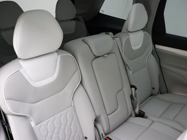 Volvo EX90 Twin Motor Performance Ultra 7p. 111 kWh / B&W Audio / Luchtvering / 22'' / Pilot Assist Pack / Climate / Extra Getint glas / Zittingverhoger 2e zitrij /