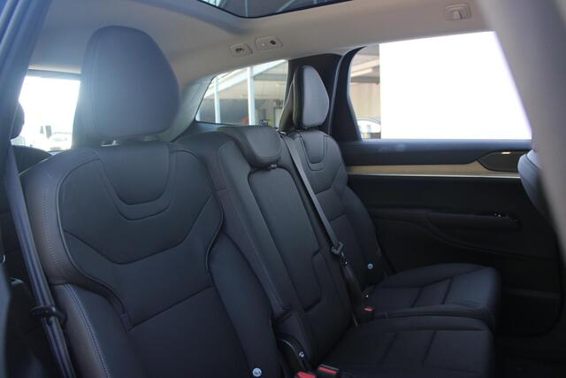 Volvo EX90 Twin Motor Ultra 111 kWh | HD Pixel LED | Pilot Assist | Park Pilot Assist | Bose Premium Audio | 360 Camera | Massagefunctie | Stoel&Stuurverwarming | Semi Elektr. Trekhaak | Elektr. Achterklep | Soft Close Portieren | Gelamineerd Glas |