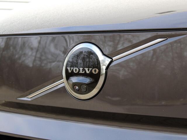 Volvo EX90 Twin Motor Performance Ultra Automaat / Luchtvering / Bowers & Wilkens audio / 22" velgen / 517pk / Pilot Assist Pack / Privacy Glass