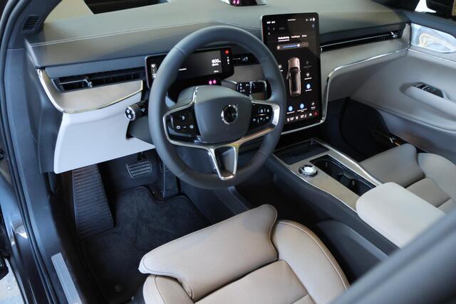 Volvo EX90 Twin Motor Ultra 7p. 106 kWh | Elektrochromatisch panoramadak | Bowers & Wilkins Premium Audio | Luchtvering en automatische niveauregeling | 22" 5-Y Spaaks Glossy Black Diamond Cut velgen | Nappaleer met ventilatie | Parkeersensoren voor + achter | Pilot Assist | 360° Parkeercamera