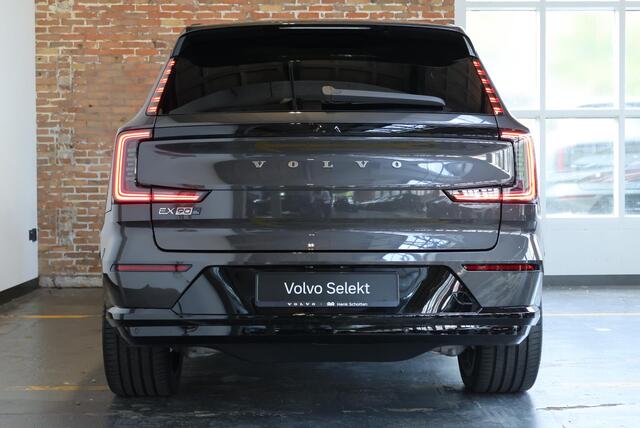 Volvo EX90 Twin Motor Ultra 7p. 106 kWh | Elektrochromatisch panoramadak | Bowers & Wilkins Premium Audio | Luchtvering en automatische niveauregeling | 22" 5-Y Spaaks Glossy Black Diamond Cut velgen | Nappaleer met ventilatie | Parkeersensoren voor + achter | Pilot Assist | 360° Parkeercamera