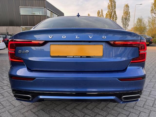 Volvo S60 2.0 Recharge T8 AWD R-Design / 33.000 km / Pano / HUD