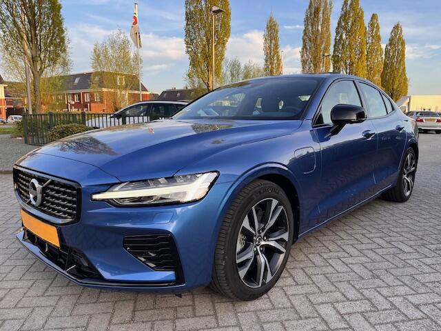 Volvo S60 2.0 Recharge T8 AWD R-Design / 33.000 km / Pano / HUD