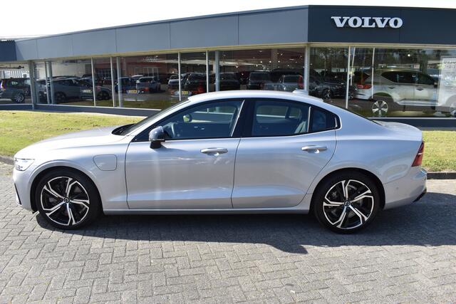 Volvo S60 Recharge T6 AWD Plus Dark H&K | ACC | 360 camera | Sportstoelen | Blis | Stuurverwarming | Stoelverwarming
