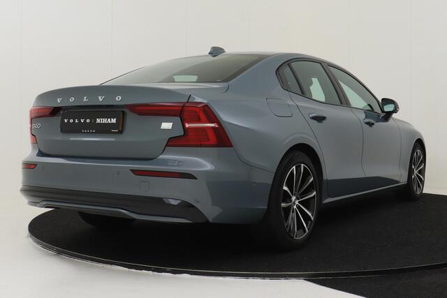Volvo S60 RECHARGE T6 AWD ULTIMATE DARK -PANO.DAK|B&W-AUDIO|360°CAM|TREKHAAK|HEAD UP DISP.