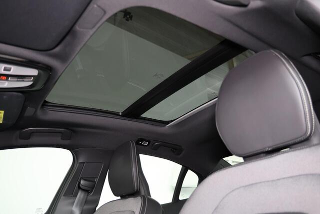 Volvo S60 B4 Plus Dark - Panorama/schuifdak - IntelliSafe Assist & Surround - 360º Camera - Harman/Kardon audio - Adaptieve LED koplampen - Verwarmde voorstoelen, stuur & achterbank - Parkeersensoren voor & achter - Elektr. bedienb. voorstoelen met geheugen - Draad