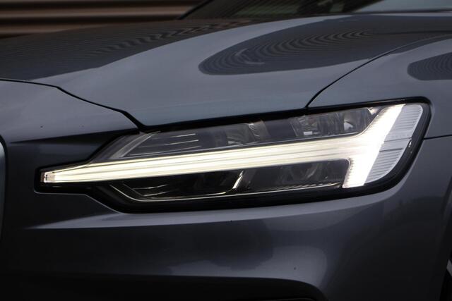 Volvo S60 T8 AWD Twin Engine R-Design | Schuifdak | Pilot assist | Elek trekhaak