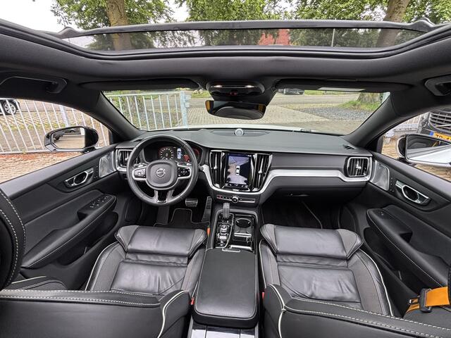 Volvo S60 T8 AWD Twin Engine Polestar Engineered B&W Pano
