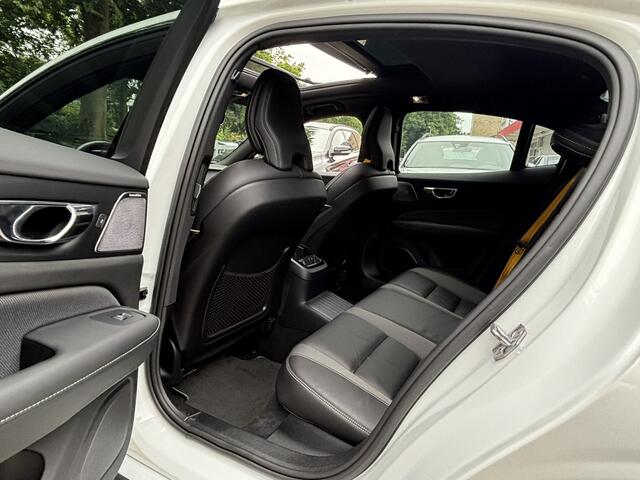 Volvo S60 T8 AWD Twin Engine Polestar Engineered B&W Pano