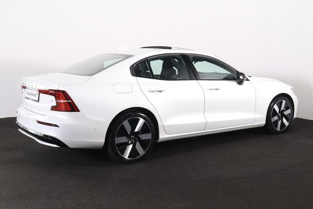 Volvo S60 T8 Recharge AWD Ultra Dark - LONG RANGE - Panorama/schuifdak - IntelliSafe Assist & Surround - 360º Camera - Bowers & Wilkins audio - Adaptieve LED koplampen - Verwarmde voorstoelen, stuur & achterbank - Parkeersensoren voor & achter - Elektr. bedienb. vo