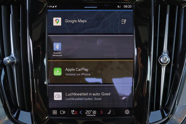 Volvo S60 T8 Recharge AWD Ultra Dark - LONG RANGE - Panorama/schuifdak - IntelliSafe Assist & Surround - 360º Camera - Bowers & Wilkins audio - Adaptieve LED koplampen - Verwarmde voorstoelen, stuur & achterbank - Parkeersensoren voor & achter - Elektr. bedienb. vo
