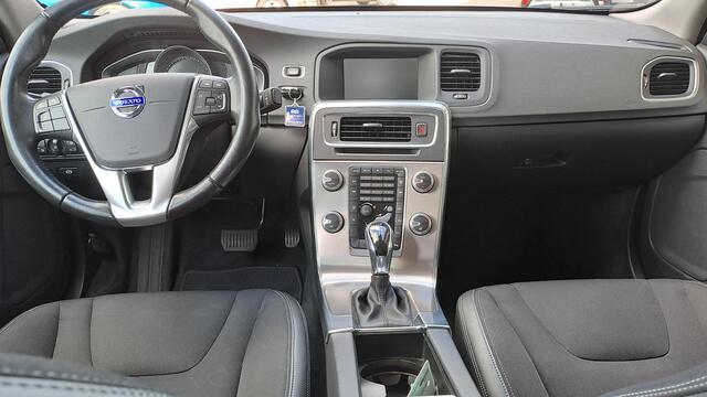 Volvo S60 1.5 T2 Kinetic Trekhaak, Automaat, Sloelverwarming, 77dkm!