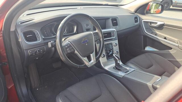 Volvo S60 1.5 T2 Kinetic Trekhaak, Automaat, Sloelverwarming, 77dkm!