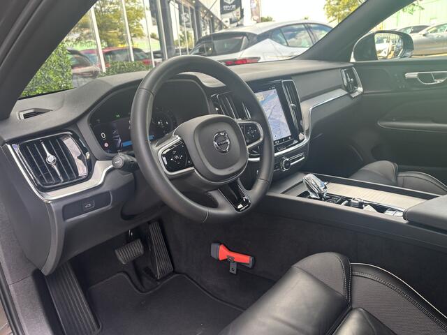 Volvo S60 2.0 B4 198PK Plus Dark | Pilot Assist | H&K Sound | Camera