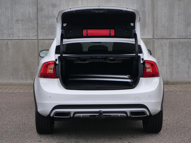 Volvo S60 Cross Country 2.0 D4 Nordic+ | NL Auto | schuifdak | leder | trekhaak..