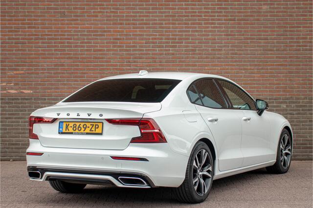 Volvo S60 B4 R-Design, Harman/Kardon, Stoel & Stuurverwarming, Trekhaak, Camera, Memory, Carplay, Adaptive Cruise.