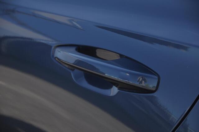 Volvo S60 T6 350PK Automaat Recharge Ultimate Bright / Head-up display / Harman Kardon audio / Panoramadak / BLIS / Elektrisch bedienbare voorstoelen / Memory seats / Verwarmbare stoelen / Keyless entry /