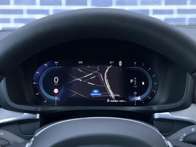 Volvo S60 2.0 B4 Plus Dark | Trekhaak | Adaptive Cruise | 360 Camera | Stoelverwarming V&A | Memory Seats | Standkachel | Actieve Bochtverlichting |