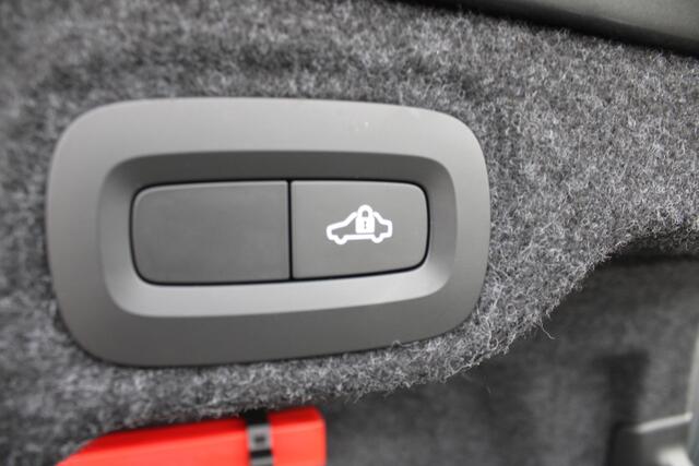 Volvo S60 B4 Automaat R-Design | Camera | Harman Kardon | Memory seats | Trekhaak | Keyless | Verw. Voorstoelen