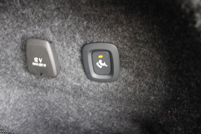 Volvo S60 B4 Automaat R-Design | Camera | Harman Kardon | Memory seats | Trekhaak | Keyless | Verw. Voorstoelen