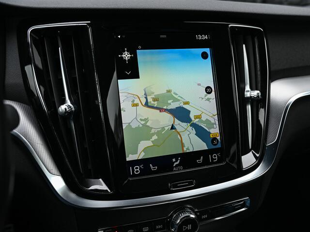 Volvo S60 2.0 B4 R-Design · NL-auto · Adaptive cruise · Stuur- en stoelverwarming · Achterbank verwarmd · Harman/Kardon · Memory seats · Keyless · Led