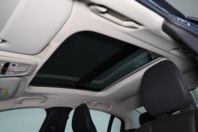 Volvo S60 Recharge T8 AWD Ultimate Dark - Panorama/schuifdak - IntelliSafe Assist & Surround - 360º Camera - Bowers & Wilkins audio - Adaptieve LED koplampen - Verwarmde voorstoelen, stuur & achterbank - Parkeersensoren voor & achter - Elektr. bedienb. voorstoelen
