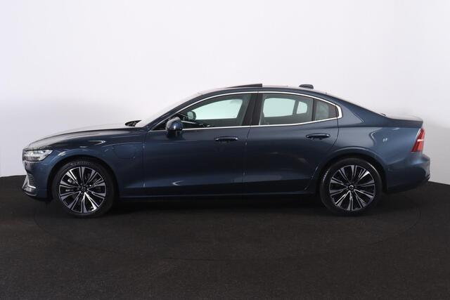 Volvo S60 Recharge T6 AWD Plus Bright - Panorama/schuifdak - Sportstoelen - IntelliSafe Assist & Surround - Parkeercamera achter - Parkeersensoren voor & achter - Elektr. bedienb. voorstoelen met geheugen - Elektr. inklapbare trekhaak - 18' LMV
