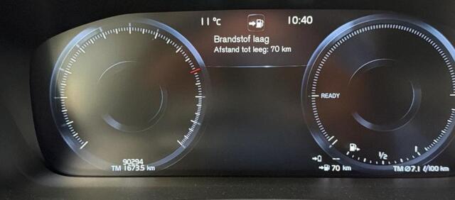 Volvo S60 2.0 T6 Recharge 340 pk AWD R-Design Navigatie Trekhaak Elek Stoel ACC Pilot Assist Blis Camera Apple Carplay Android Auto Plug in Hybride NL Auto 1e Eigenaar