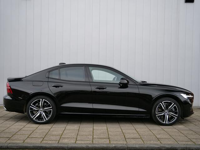 Volvo S60 2.0 Recharge T8 AWD R-Design 390 Pk Automaat Navigatie / DAB / Apple Carplay / Camera