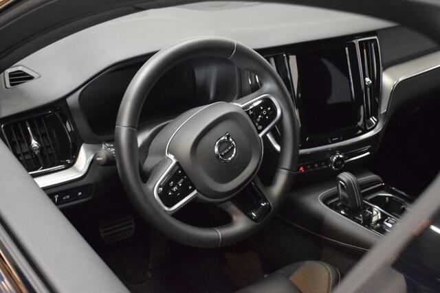 Volvo S60 2.0 Recharge T6 399pk AWD Core 69km elek./ Trekhaak 2000kg/ Adapt. Cruise/ Auto Pilot/ Stoel, Stuur en voorruit verw./ Camera