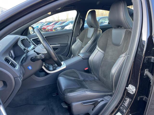 Volvo S60 1.5 T3 Summum | Trekhaak | Cruise control | Stoelverwarming | Climate control | Parkeersensoren |