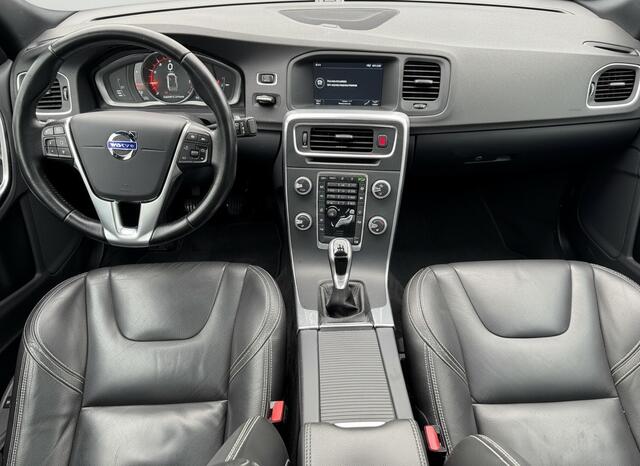 Volvo S60 2.0 T3 Nordic+ Luxury-line, Schuifdak | Leer | Trekhaak