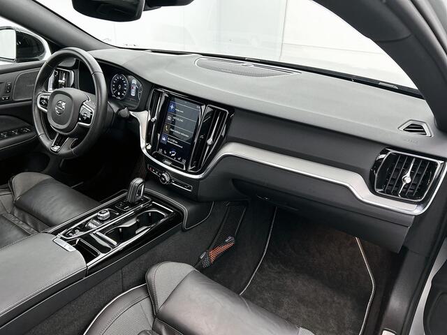 Volvo S60 2.0 T6 AWD Hybride R-Design 340PK / Harman Kardon / Lederen Int / Panorama schuifdak / Navi / Cruise-adaptief / Trekhaak / Carplay / Apk 04-2026