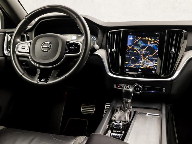 Volvo S60 2.0 T4 R-Design 190Pk Automaat (APPLE CARPLAY, GROOT NAVI, MEMORY SEATS, CAMERA, LEDER, SPORTSTOELEN, GETINT GLAS, PARKEERSENSOREN, NIEUWSTAAT)
