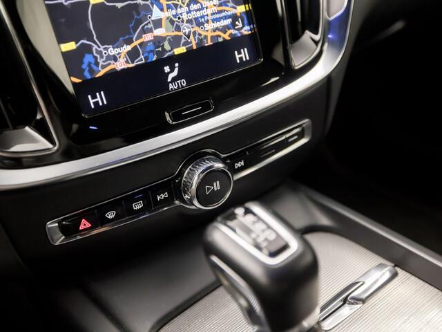 Volvo S60 2.0 T4 R-Design 190Pk Automaat (APPLE CARPLAY, GROOT NAVI, MEMORY SEATS, CAMERA, LEDER, SPORTSTOELEN, GETINT GLAS, PARKEERSENSOREN, NIEUWSTAAT)
