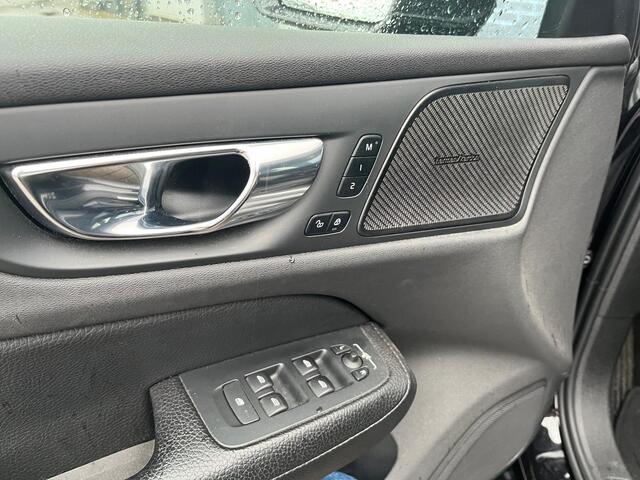 Volvo S60 2.0 B4 Inscription | Parkeerverwarming | Trekhaak | Harman Kardon Audio | Achteruitrijcamera | Lederen Bekleding | Stoelverwarming | Keyless Entry | Navigatie | Apple Carplay | Android Auto