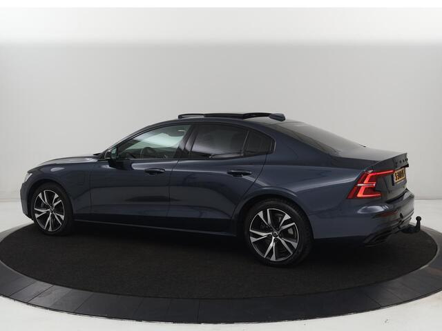 Volvo S60 2.0 Recharge T8 AWD R-Design | Panoramadak | Stoelventilatie | Head-Up | Leder | 360 Camera | Massage | Adaptive cruise | Trekhaak | Achterbankverwarming | Carplay | Harman/Kardon | PHEV | Plug In