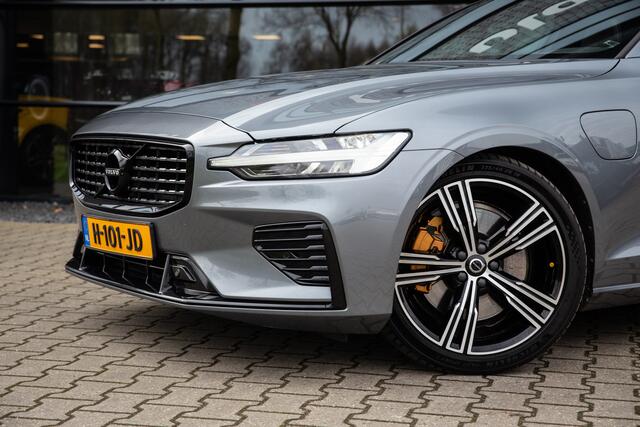 Volvo S60 2.0 T8 AWD Twin Engine R-Design , Panoramadak, Harman/Kardon, Head-up display, Trekhaak,