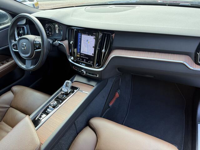 Volvo S60 2.0T B3 Mild-hybrid Aut, R-design | Navi & CarPlay * 2e Paasdag vanaf 10u geopend!