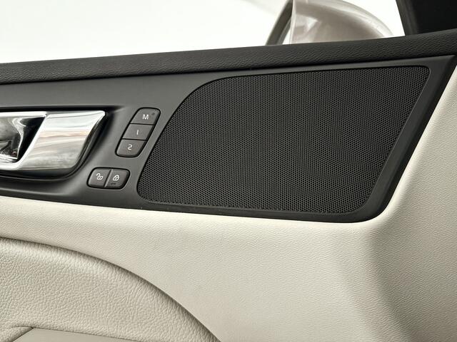 Volvo S60 Recharge T8 AWD Inscription | Panoramadak | Parkeercamera | Stoel- en Stuurverwarming | Trekhaak