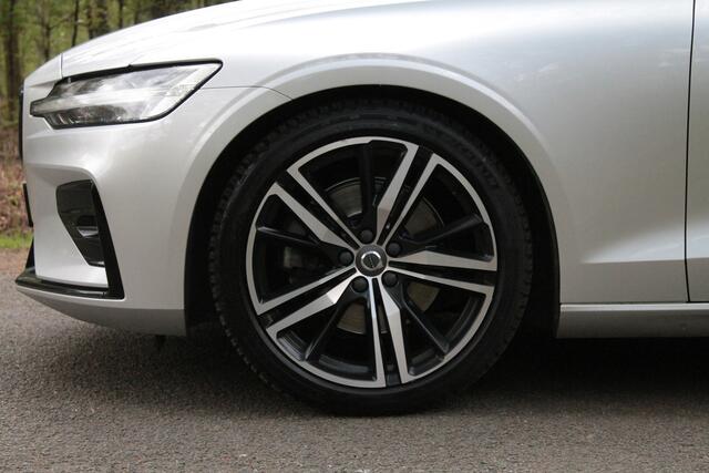 Volvo S60 2.0 B4 R-Design | Pano | Carplay | LED