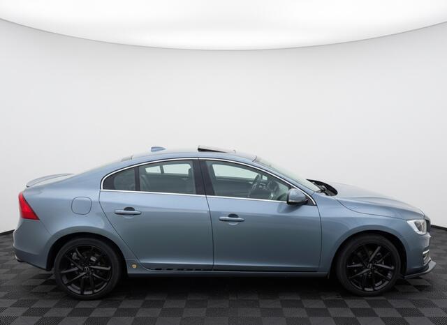Volvo S60 2.0 T3 Nordic+ Luxury-line, Schuifdak | Leer | Trekhaak